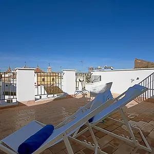 Rentalsevilla Atico La Giralda Appartement