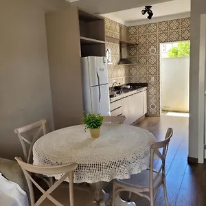 Excelente Sobrado Confortável No Centro De Próximo As Praias Tijucas